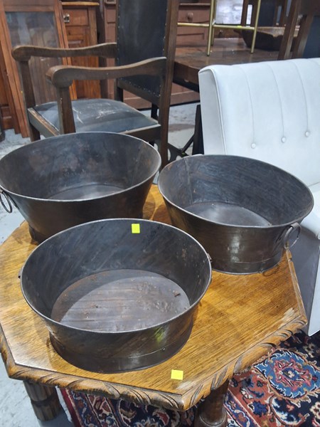 Lot 142 - TUBS