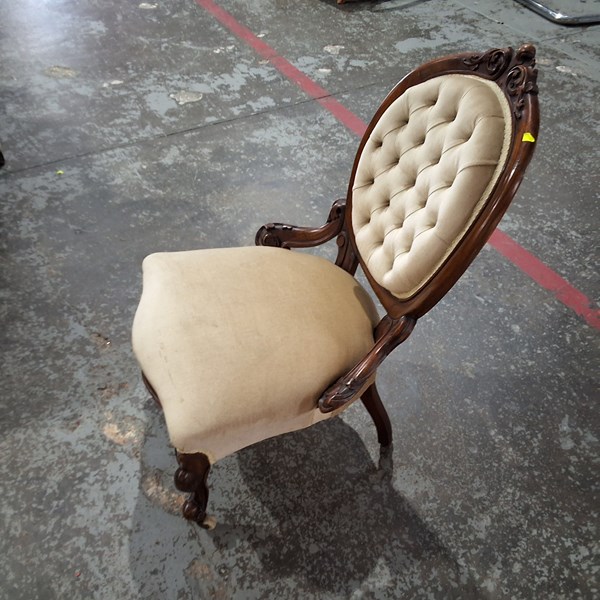 Lot 380 - LADIES CHAIR