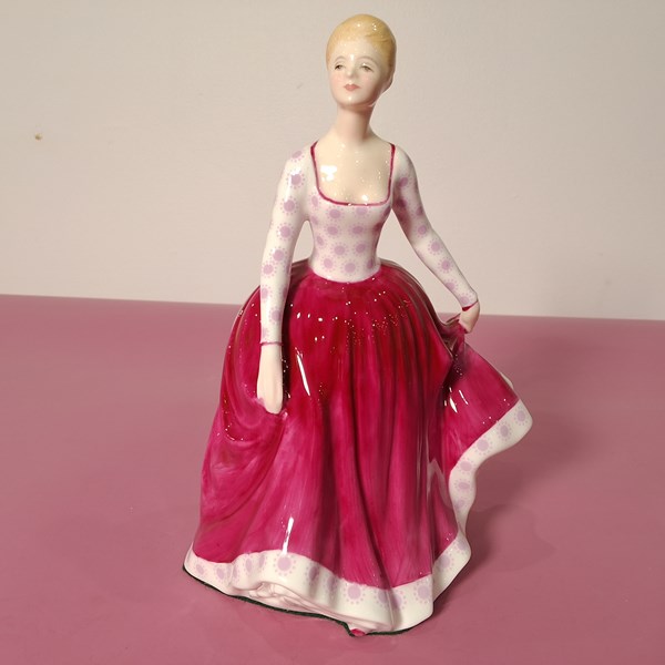 Lot 1157 - ROYAL DOULTON FIGURE