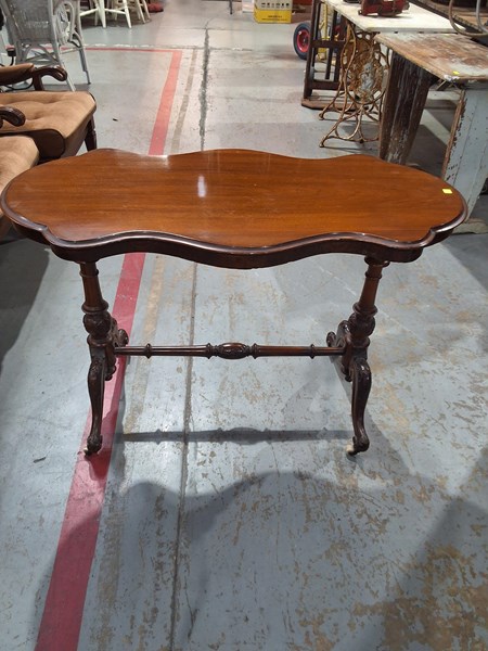 Lot 370 - PARLOUR TABLE