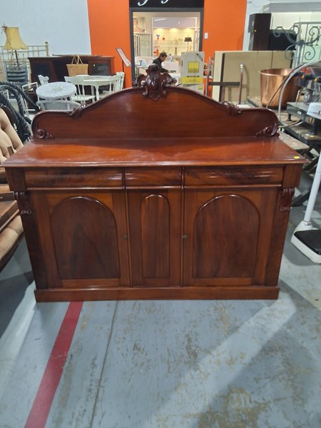 Lot 134 - VICTORIAN SIDEBOARD