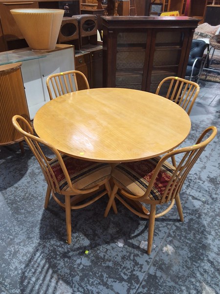 Lot 95 - DINING SUITE