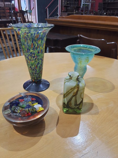 Lot 1268 - ART GLASS