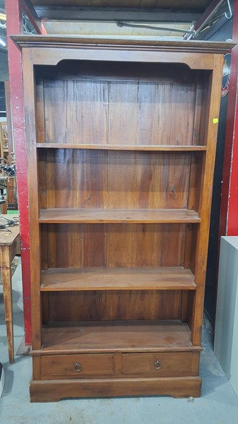 Lot 229 - BOOKSHELF