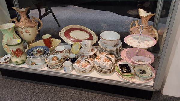 Lot 1293 - SUNDRY CHINA