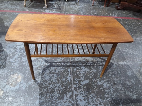 Lot 15 - COFFEE TABLE