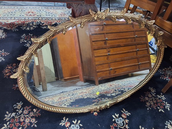 Lot 61 - WALL MIRROR