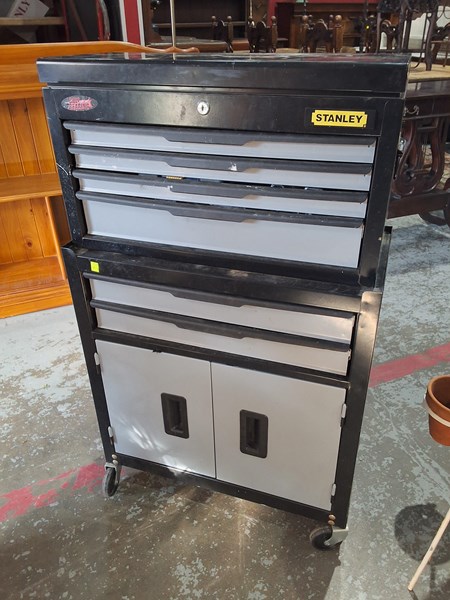 Lot 265 - TOOL CHEST