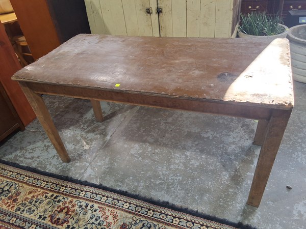 Lot 258 - KITCHEN TABLE