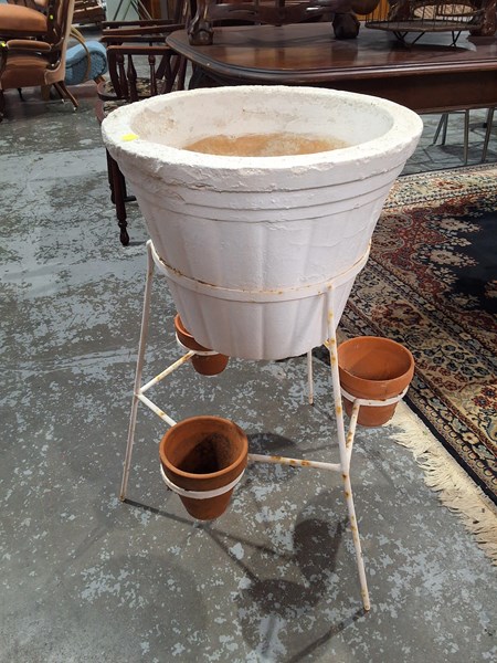 Lot 35 - PLANT POT STAND