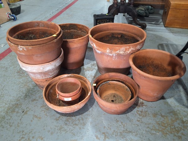 Lot 378 - PLANT POTS