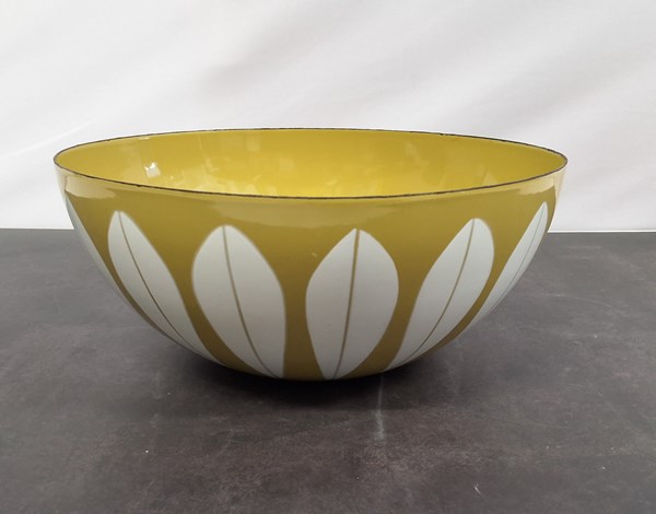 Lot 1261 - CATHERINEHOLM BOWL