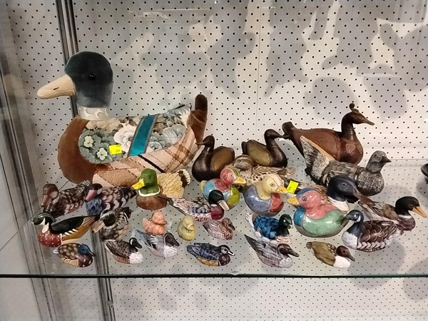 Lot 1272 - DECORATIVE DUCKS