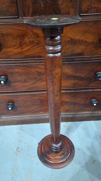 Lot 350 - PEDESTAL