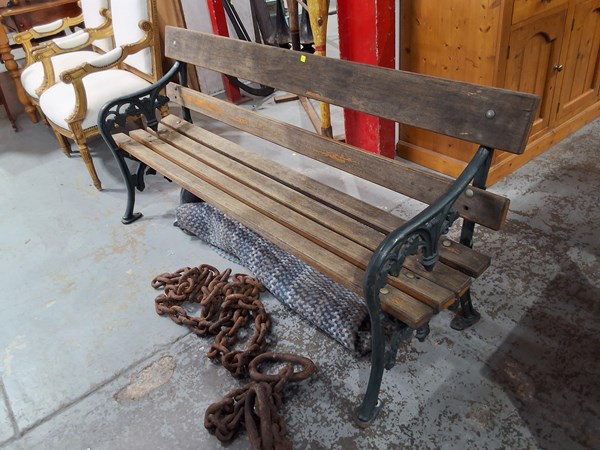 Lot 268 - GARDEN BENCH