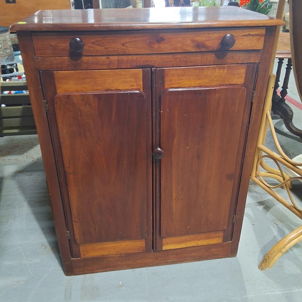 Lot 364 - DRESSER BASE