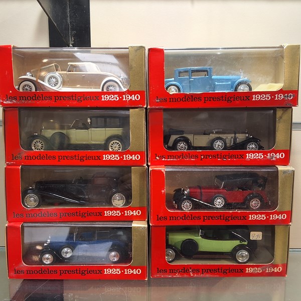 Lot 1184 - MODEL CARS (8)