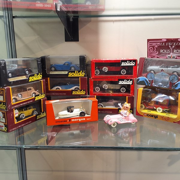 Lot 1185 - MODEL CARS (13)