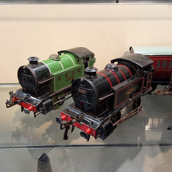 Lot 1177 - HORNBY TRAINS