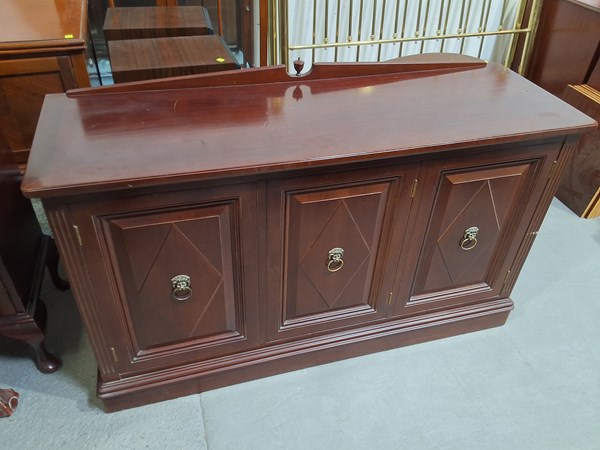 Lot 442 - CHIFFONIER