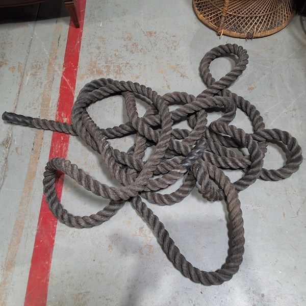 Lot 211 - ROPE