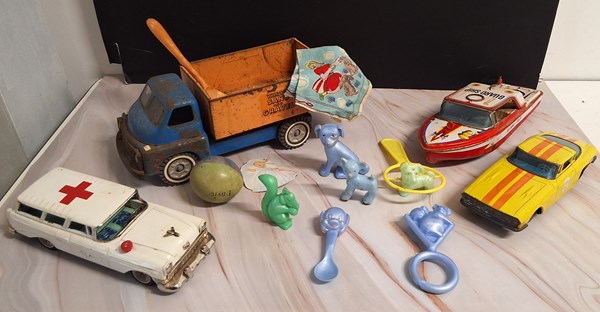 Lot 1382 - VINTAGE TOYS