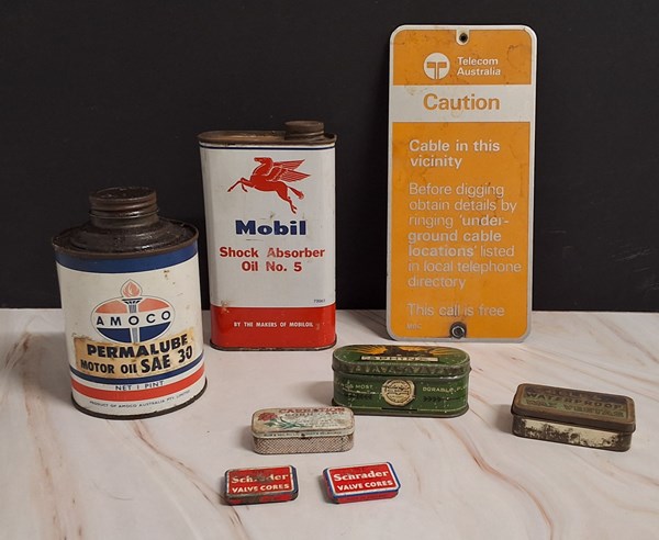 Lot 1192 - OIL CANS & COLLECTABLE TINS