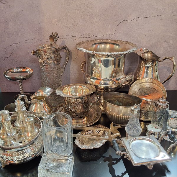 Lot 1274 - SILVERWARE