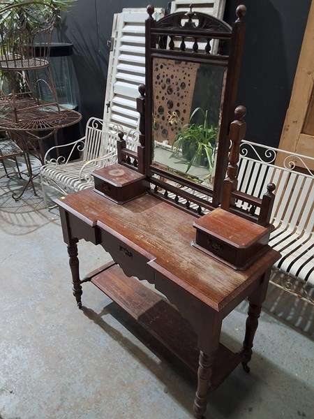 Lot 386 - DRESSING TABLE