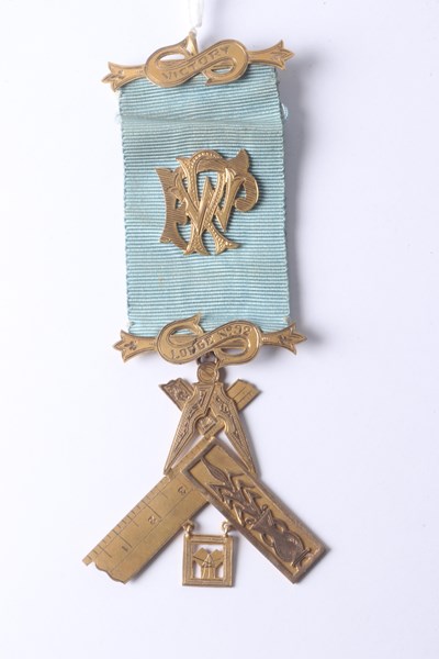 Lot 1039 - GOLD LODGE MEDAL