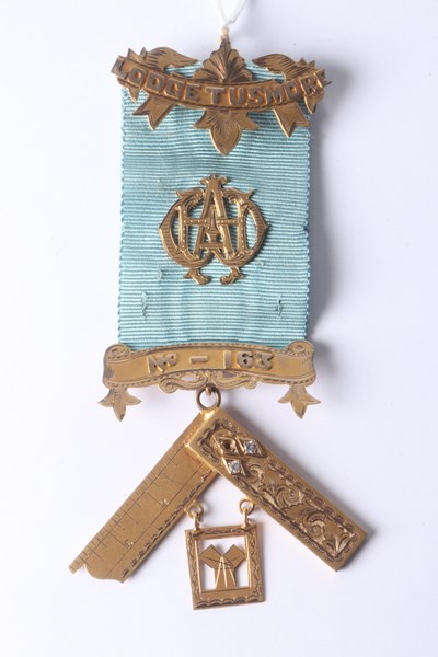 Lot 1031 - GOLD LODGE MEDAL