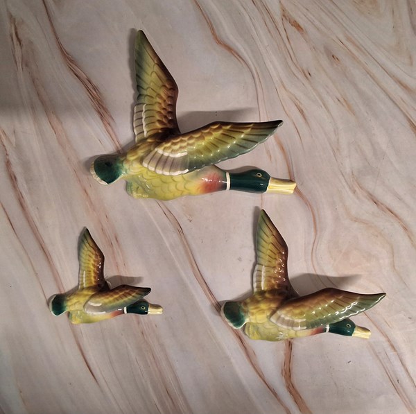 Lot 1252 - WALL BIRDS