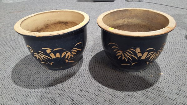 Lot 410 - PLANT POTS