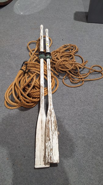 Lot 240 - ROPE AND OARS