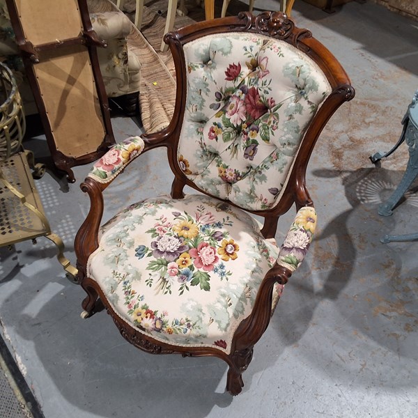 Lot 314 - VICTORIAN LADIES CHAIR