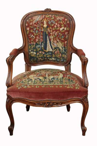 Lot 11 - ARMCHAIR