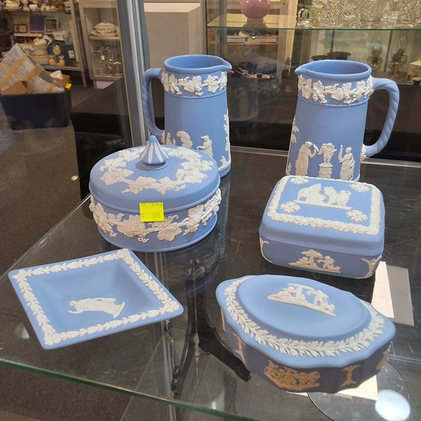 Lot 1151 - WEDGWOOD JASPERWARE