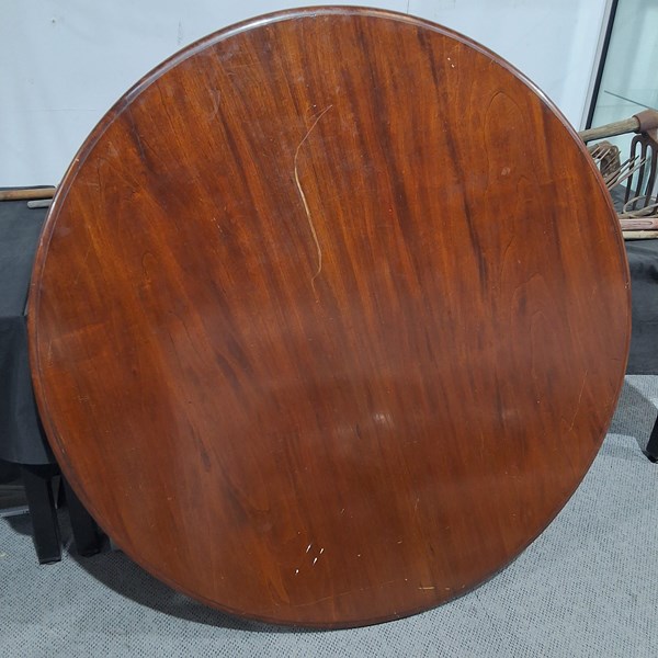 Lot 297 - TABLE TOP