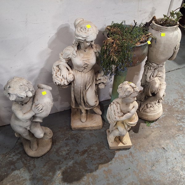 Lot 408 - GARDEN ORNAMENTS