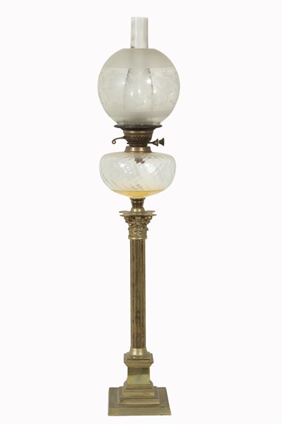 Lot 19 - BANQUET LAMP