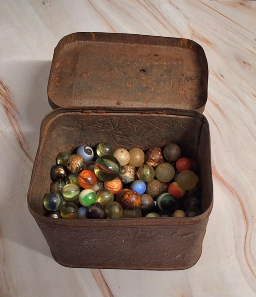 Lot 1190 - VINTAGE MARBLES