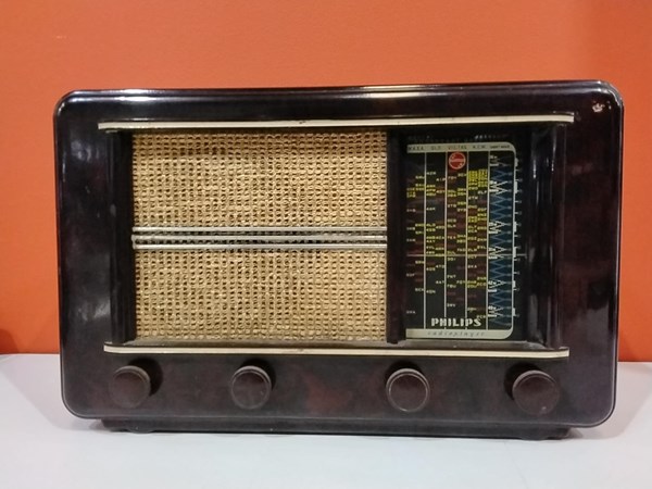 Lot 1298 - RADIO