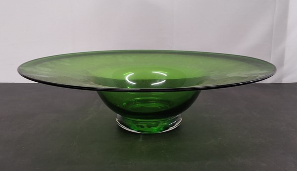 Lot 1285 - GLASS BOWL