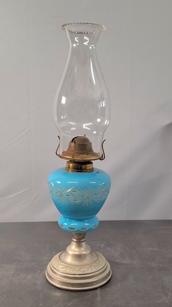 Lot 1291 - KEROSENE LAMP