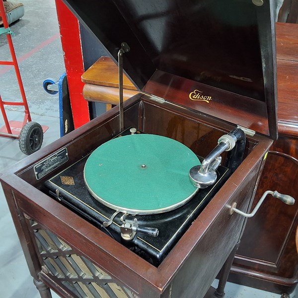 Lot 360 - PHONOGRAPH