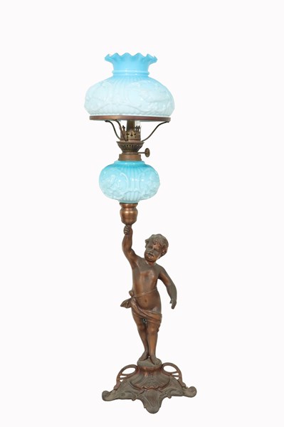 Lot 8 - BANQUET LAMP