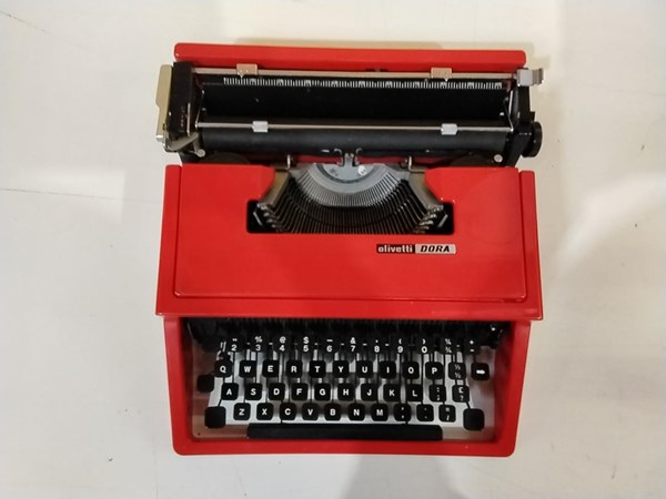 Lot 1331 - TYPEWRITER