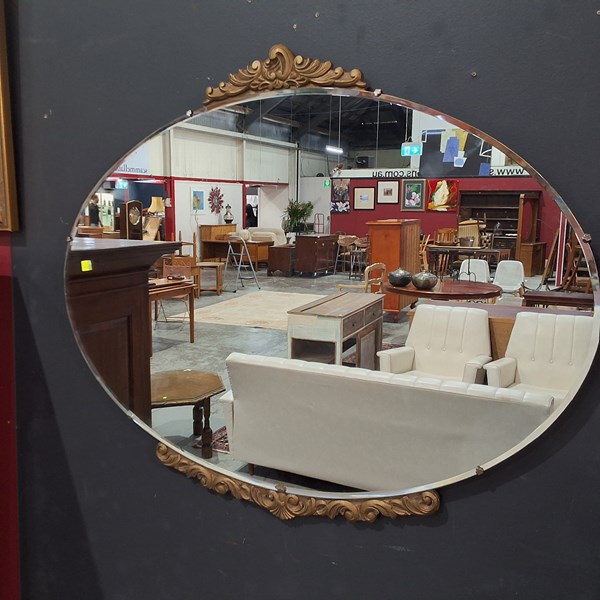 Lot 138 - WALL MIRROR