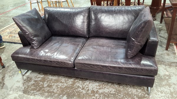 Lot 92 - JORDAN LEATHER LOUNGE