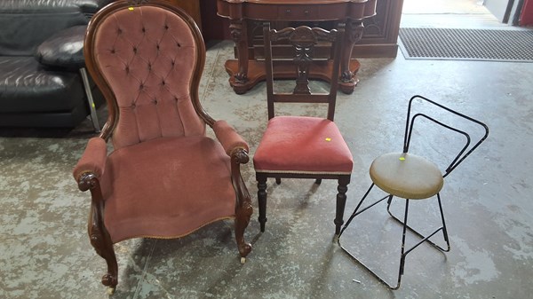 Lot 106 - CHAIR LOT